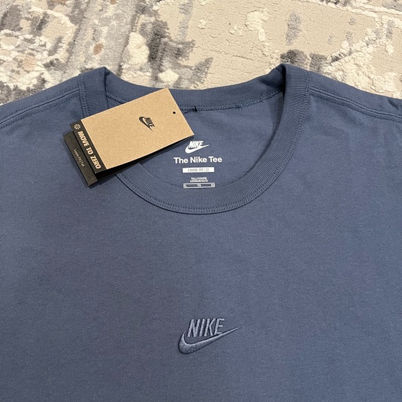 Nike Premium Essentials T-Shirt (XLT fits like a 2XLT) - Picture 2 of 9